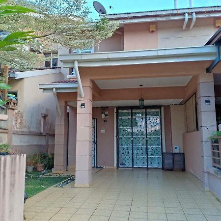 Muslim Dinaim Homestay Tanjong Malim Exteriér fotografie