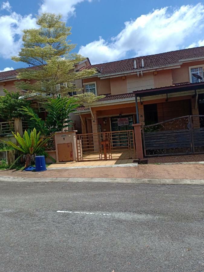Muslim Dinaim Homestay Tanjong Malim Exteriér fotografie
